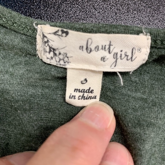 About A Girl Green Dream Believe Do Repeat tank top Size Small - Picture 8 of 9